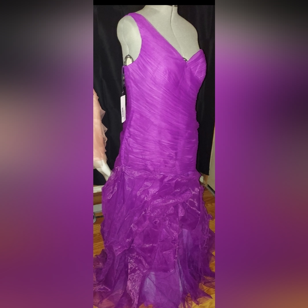 One Shoulder Dress Purple Multiple Layers on Bottom Sz 8 and 14 Enzoani Love 16